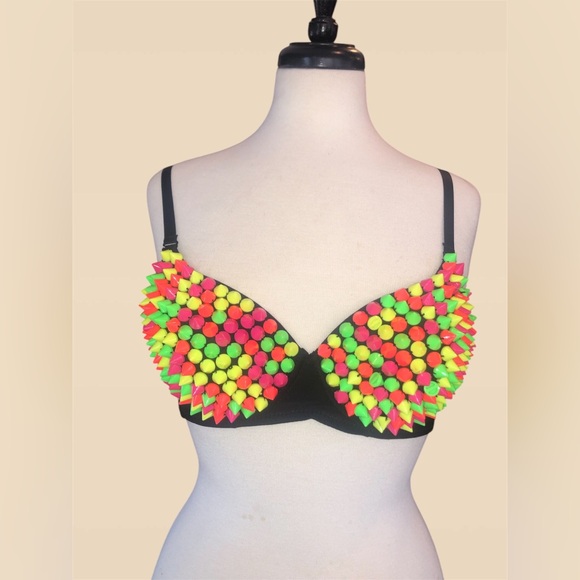 3 cute bras, 38B-C, sold as set. - Picture 7 of 15